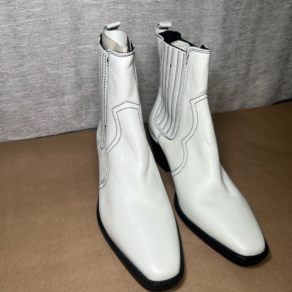 Urban Outfitters White Western Chelsea Boots Size 37 - Picture 3 of 15